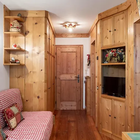 Cozy Little Flat Just Few Steps From Centre Apartment